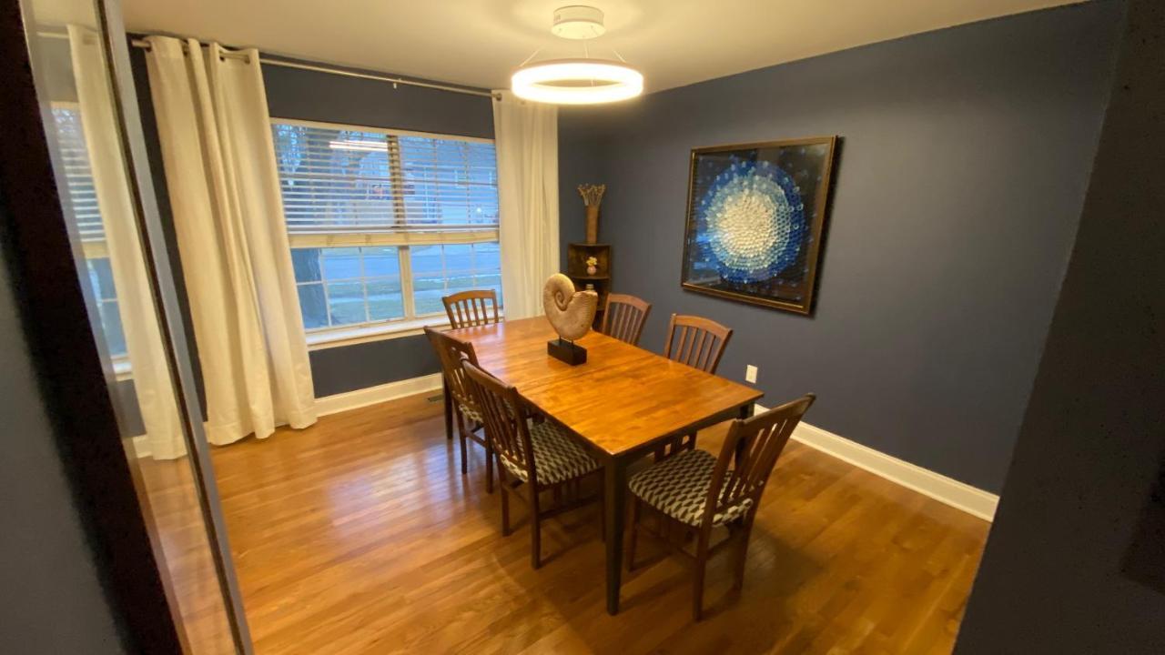 Here It Is! Cool Cape Cod-3 Br-2.5 Bath-12 Guests Olathe Exterior foto